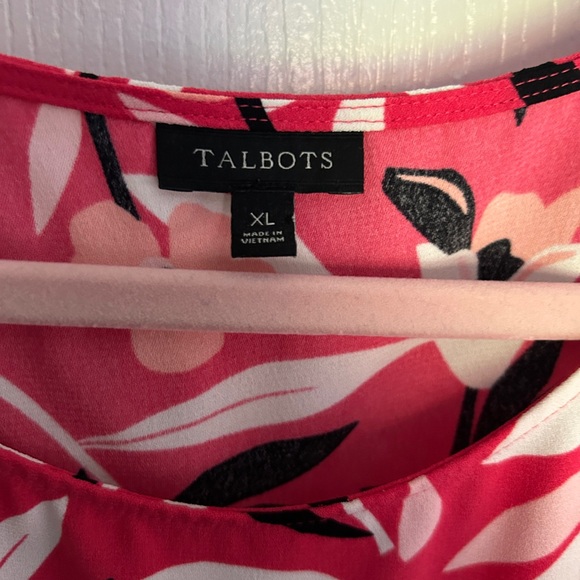 Really pretty red top with lantern sleeves floral accent - Picture 2 of 5